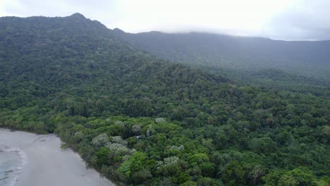 Low-Clouds-Over-Mountains-Of-Daintree-National-Park-In-Cape-Tribulation,-North-Queensland,-Australia