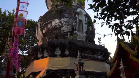 Slow-motion-push-in-reveal-of-Wat-Welu-Wanaram-temple-pillar