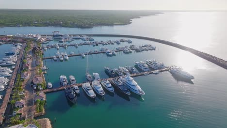 Yachts-And-Boats-Docked-In-The-Casa-de-Campo-Marina-At-The-Caribbean-Sea-In-La-Romana,-Dominican-Republic
