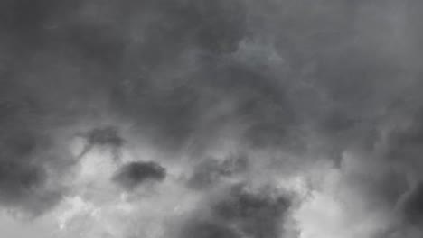 Cambios-Climáticos,-Nubes-Cumulonimbus-Grises-Y-Tormentas-Eléctricas