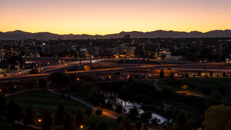 Sunset-Timelapse-in-Denver,-Colorado