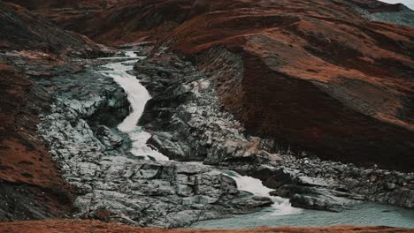 Wunderschöner-Wasserfall-Am-Punkt-660,-Etwas-Außerhalb-Von-Kangerlussuaq