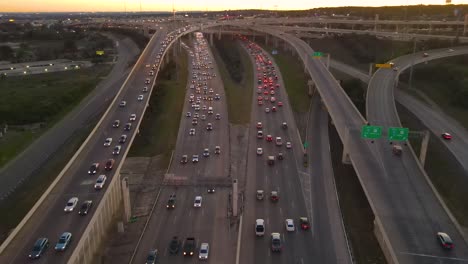 Stationary-drone-shot-of-rush-hour-traffic-in-San-Antonio,-Texas