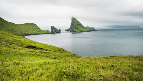 Zeitraffer-Von-Malerischen-Abgelegenen-Inseln-In-Färöer-Inseln-Europa