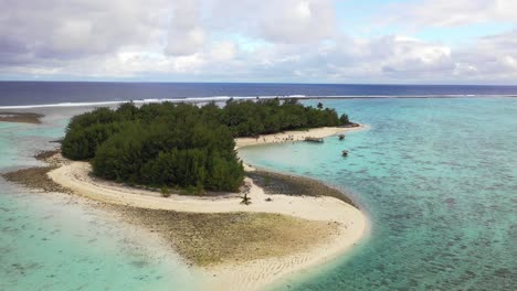 Islas-Cook---Rarotonga-Vuelo-A-Baja-Altura-Sobre-Koromiri