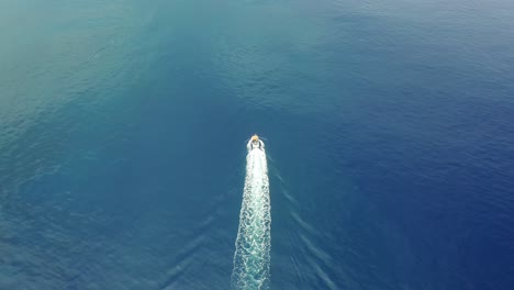 Cook-Islands-Rarotonga-Mit-Einem-Fischerboot-Aus-Dem-Ozean