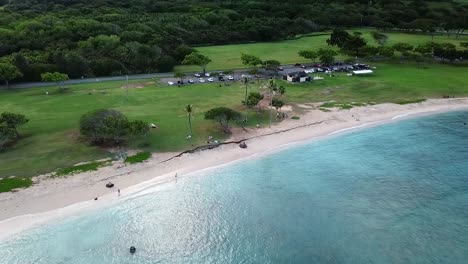 Hawaii---Kualoa-Beach-Abheben-Mit-Der-Drohne