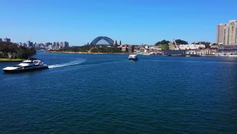 Sydney---Tiefflug-In-Darling-Harbour