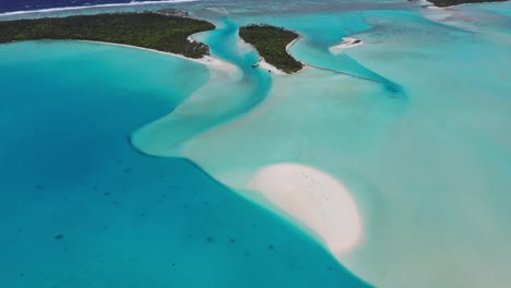 Islas-Cook---Aitutaki-Volando-Sobre-Una-Isla-De-Un-Pie