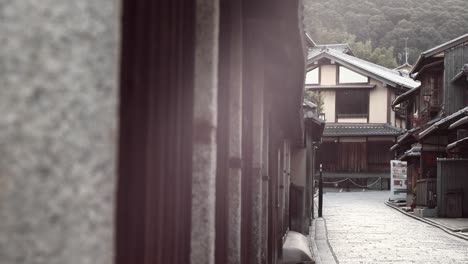 Slide-shot-of-the-streets-early-in-the-morning-in-Kyoto,-Japan-4K-slow-motion