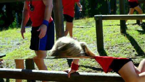 Trainer-training-kids-in-the-boot-camp