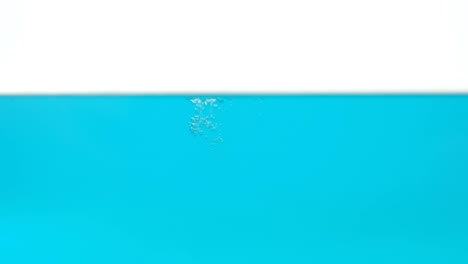 Wasserblase-Vor-Weißem-Hintergrund-4k