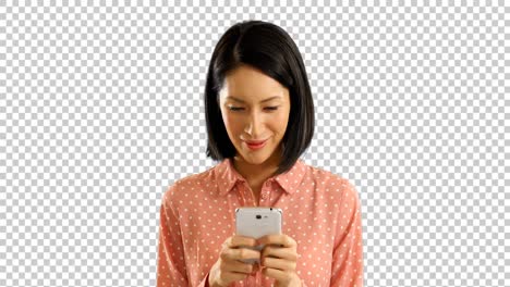 Frau-Benutzt-Mobiltelefon-Vor-Unterschiedlichem-Hintergrund-4k