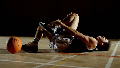 Basketball-injured-himself-while-playing-basketball-4k
