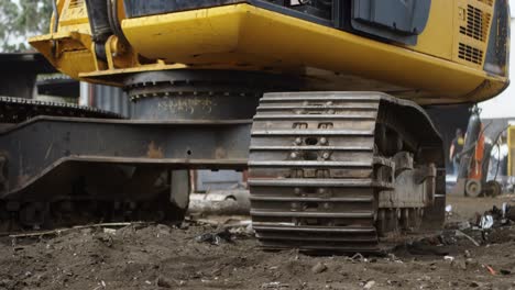 Excavator-machine-being-operated-in-the-junkyard-4k