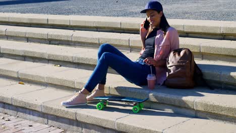 Woman-talking-on-mobile-phone-in-the-city-4k