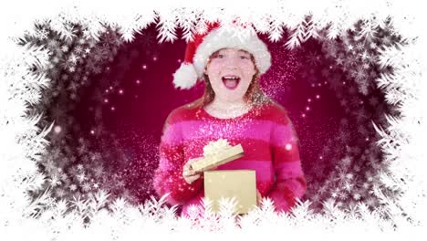 Santa-Girl-öffnet-Geschenk-Mit-Schneeflockenrand