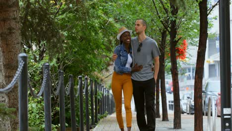Couple-walking-together-in-the-city-4k