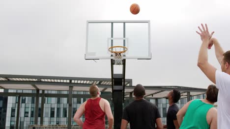 Basketballspieler-Spielen-Basketball-4k