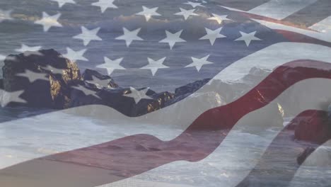 Felsige-Küste-Mit-Einer-Amerikanischen-Flagge