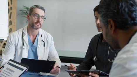 Male-doctors-talking-in-a-meeting-4k