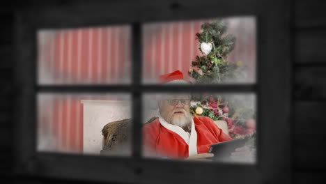 Weihnachtsmann-Durch-Fenster-Gesehen