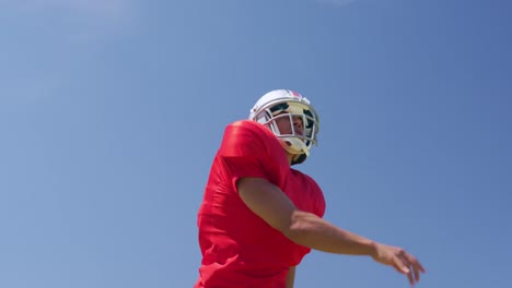 -American-football-player-throwing-a-ball