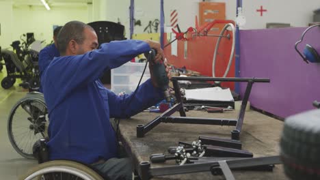Behinderte-Männer-Bei-Der-Arbeit