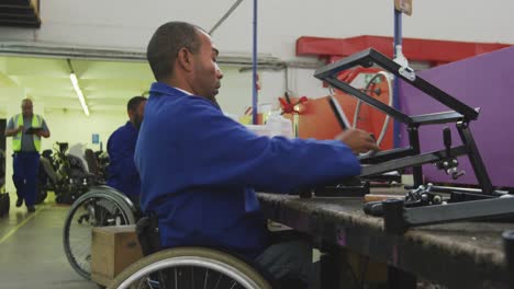 Behinderte-Männer-Bei-Der-Arbeit