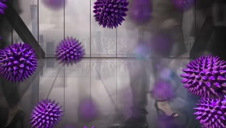 Animation-Von-Makro-Coronavirus-Covid-19-Zellen,-Die-Sich-über-Menschen-Ausbreiten,-Die-Durch-Einen-Korridor-Gehen