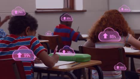 Animation-Von-Kindern-In-Einem-Klassenzimmer-über-Datenverarbeitung-Im-Hintergrund
