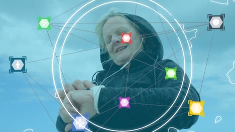 Netz-Von-Verbindungssymbolen-Und-Kreis-Gegen-ältere-Frau,-Die-Smartwatch-Verwendet