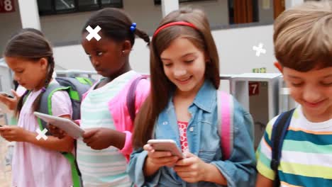 Datenverarbeitung-Gegen-Eine-Gruppe-Von-Kindern,-Die-In-Der-Schule-Smartphones-Nutzen