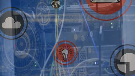 Animation-Digitaler-Symbole-über-Computerserver-Mit-Kabeln-Auf-Blauem-Hintergrund