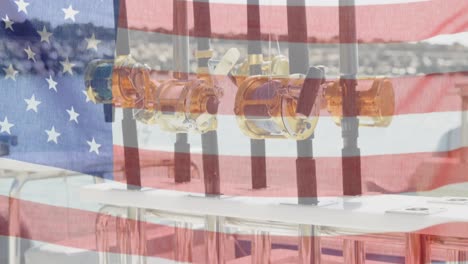 Amerikanische-Flagge-Weht-Vor-Nahaufnahme-Von-Angelruten-Im-Hintergrund