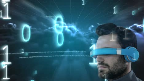 Kaukasischer-Mann-Mit-VR-Headset-über-Binärer-Codierung-Und-Datenverarbeitung-Vor-Dunklen-Wolken