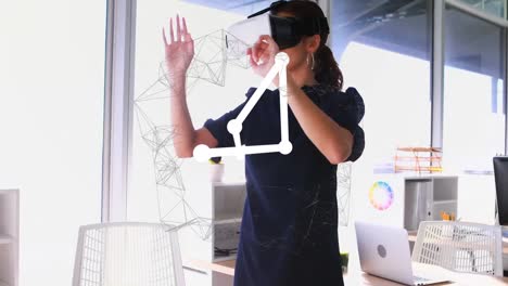 Animation-Des-Verbindungsnetzwerks-über-Einer-Geschäftsfrau,-Die-Ein-VR-Headset-Trägt
