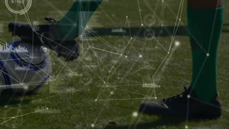 Animation-Des-Netzwerks-Von-Verbindungen-über-Fußballspieler,-Die-Auf-Dem-Fußballfeld-Trainieren