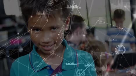 Animation-Eines-Netzwerks-Von-Verbindungen-Mit-Statistiken-über-Einem-Lächelnden-Schüler