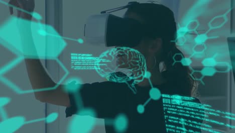 Animation-Des-Menschlichen-Gehirns-Und-Der-Medizinischen-Datenverarbeitung-über-Einer-Geschäftsfrau,-Die-Ein-VR-Headset-Trägt