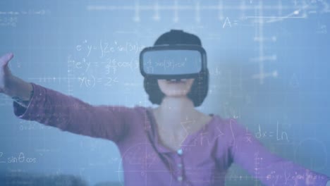 Animation-Mathematischer-Zeichnungen-Und-Gleichungen-über-Einer-Frau-Mit-VR-Headset