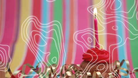 Animation-Von-Weißen-Konturlinien,-Die-Sich-über-Einer-Brennenden-Kerze-Auf-Einem-Geburtstags-Cupcake-Bewegen