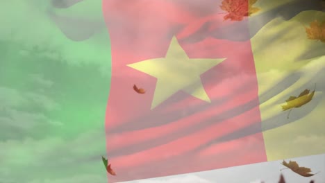 Composición-Digital-De-Ghana-Ondeando-Bandera-Sobre-Hojas-De-Otoño-Cayendo-Contra-Las-Nubes-En-El-Cielo