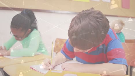 Animation-Von-Verbindungsnetzwerken-über-Schulkinder-Im-Klassenzimmer