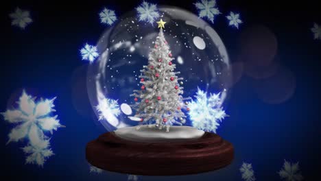 Rote-Sternschnuppe-Um-Den-Weihnachtsbaum-In-Einer-Schneekugel-über-Schneeflocken,-Die-Auf-Blauem-Hintergrund-Schweben