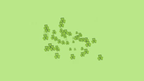 Animation-Mehrerer-Sich-Bewegender-Kleeblätter-Auf-Grünem-Hintergrund