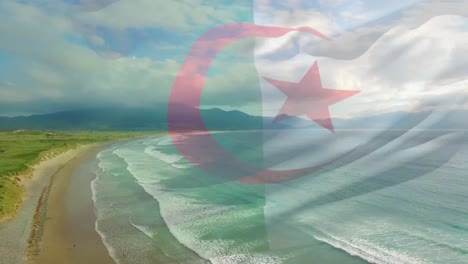 Digitale-Komposition-Der-Schwenkenden-Algerien-Flagge-Vor-Der-Luftaufnahme-Von-Strand--Und-Meereswellen