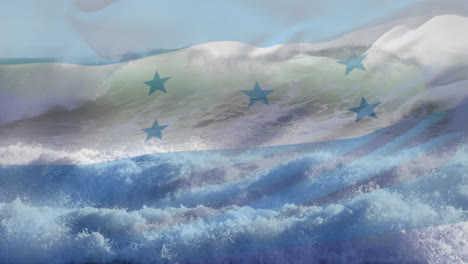 Animation-Der-Flagge-Von-Honduras,-Die-über-Wellen-Im-Meer-Weht