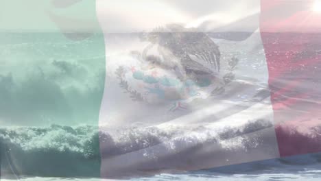 Digitale-Komposition-Der-Mexikanischen-Flagge,-Die-Vor-Der-Luftaufnahme-Der-Wellen-Im-Meer-Weht