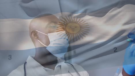 Animation-Der-Argentinischen-Flagge,-Die-über-Einem-Arzt-Weht,-Der-Eine-Gesichtsmaske-Trägt-Und-Einen-Impfstoff-In-Der-Hand-Hält
